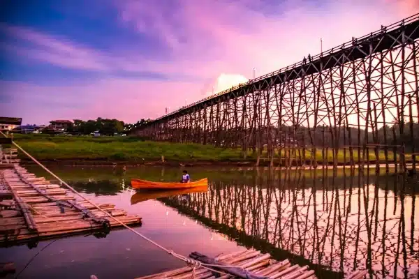 เปิดประวัติกาญจนบุรี เมืองแห่งประวัติศาสตร์ที่มีธรรมชาติอันสวยงาม