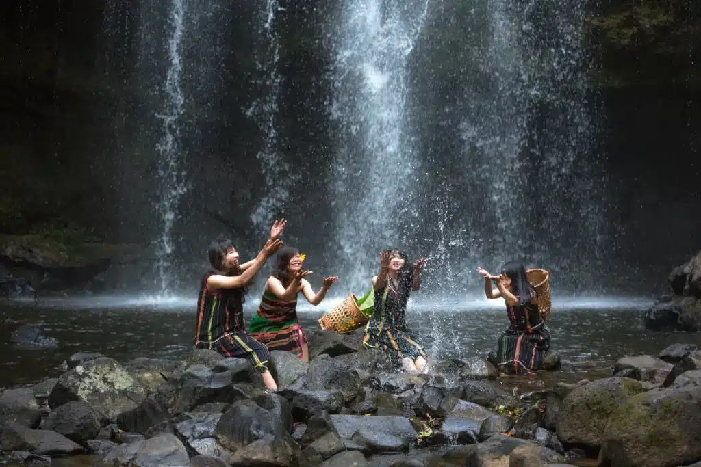 Activities at Sai Yok Noi Waterfall